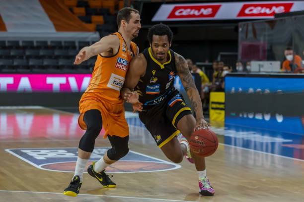 引了许多球 引了许多球