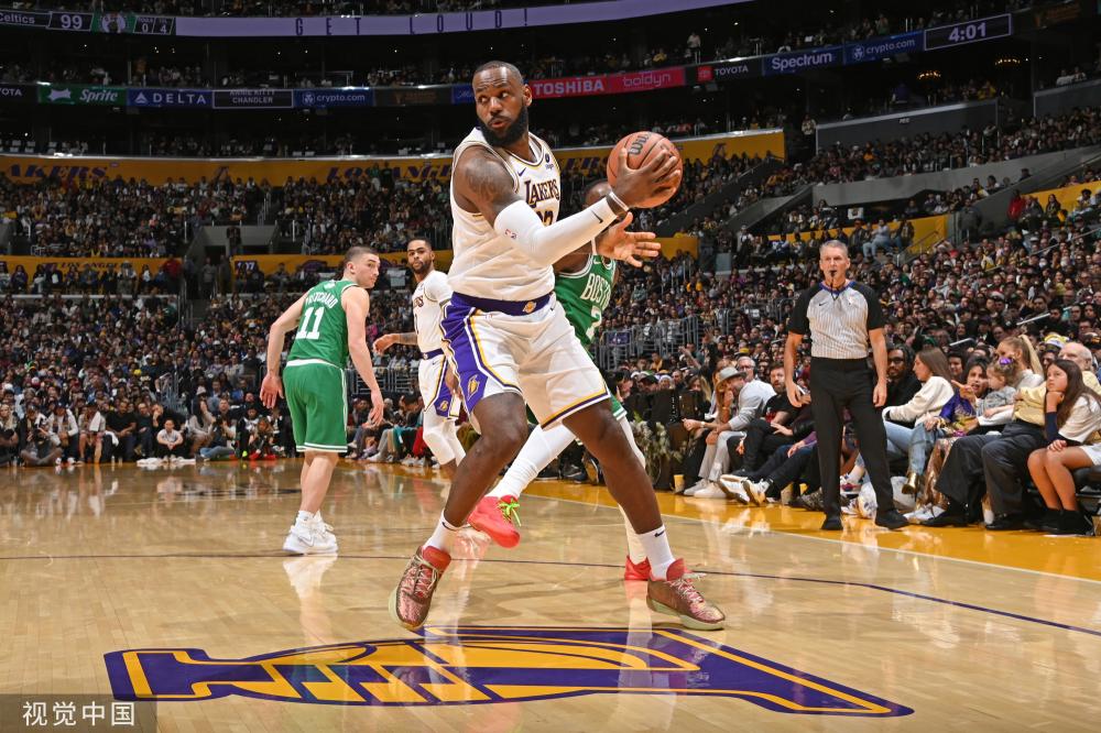 后卫中表现 后卫中表现