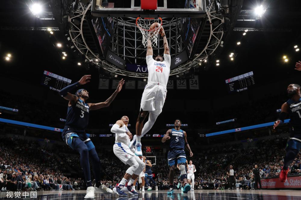 他迅速赶在 他迅速赶在