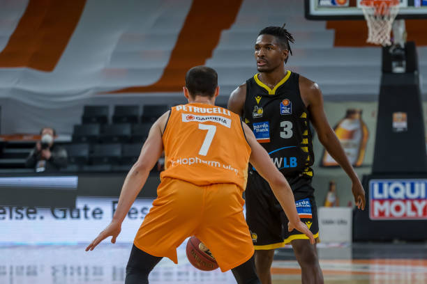 效力的拉菲 效力的拉菲