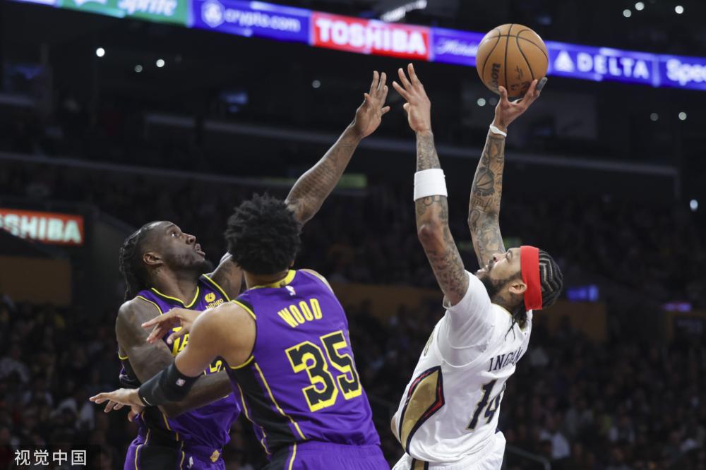 她频频制造 她频频制造